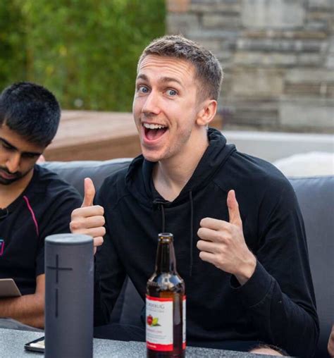 Miniminter net worth. According to various sources, Simon has a net worth of $10 Million. As of 2022, Simon’s main channel has 10 million subscribers and his second channel, MM7 games, has 5.1 million. He earns a large chunk of income from the Sidemen’s YouTube channels, their vodka brand XIX vodka, and their merchandise company known as Sidemen Clothing. 