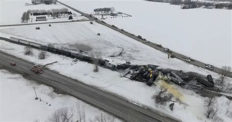 Minnesota derailment spills ethanol, prompts evacuations
