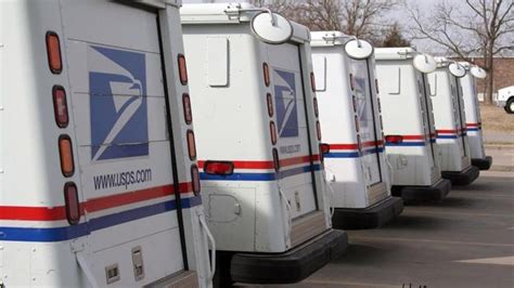 Minnesota postal carriers deliver concerns on workload, conditions as holiday packages pile up