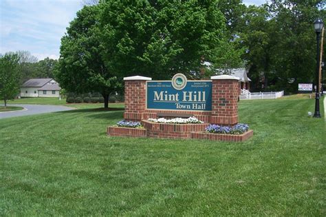 Mint hill. The Town of Mint Hill, population 26,900, located in southeastern Mecklenburg County, is seeking qualified applicants for several police officer positions. Applicants must have a valid N.C. driver's license, high school diploma or GED, and N.C. Basic Law Enforcement Training certification. Successful applicants must satisfactorily complete a ... 