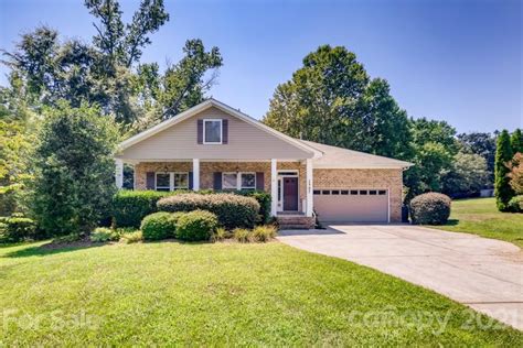 Mint hill nc homes for sale. Nestled in the 423-acre scenic Cheval community are the large, luxurious homes in The Woodlands at Cheval. $360,000. — beds — baths 2.37 acres (lot) 4026 Piaffe Ave #106, Mint Hill, NC 28227. ABOUT THIS HOME. 