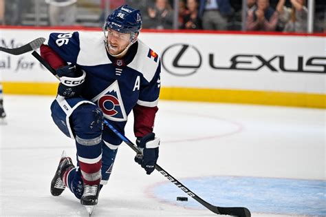 Mired in goal-scoring slump, Mikko Rantanen focuses on mental toughness, looking forward: “You can’t get down on yourself”