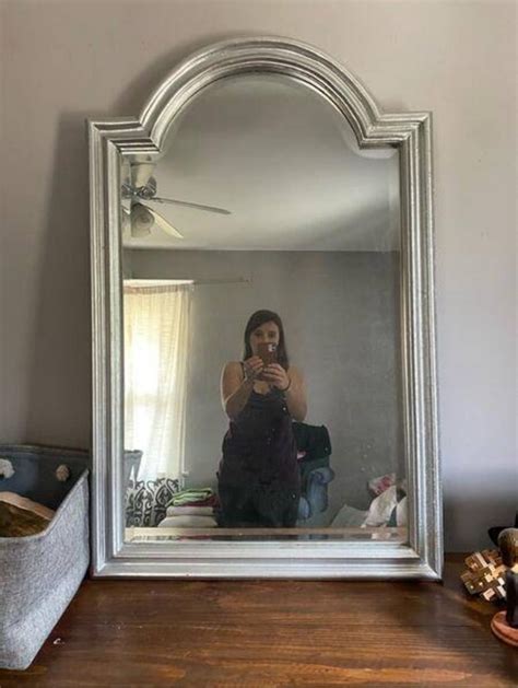 29+ Hilarious Images of People Trying to Sell Mirrors Online. When selling something online, the best way to capture a buyer's attention is usually with a photo of the item. Well, it turns out that isn't always the case. These hilarious images of people attempting to sell their mirrors had us laughing out loud.. 