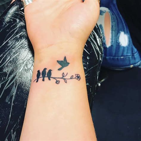 Masculine Miscarriage Tattoo Design Ideas 1. Birds. One discreet miscarriage tattoo idea is birds. Birds have long been a symbol of peace, wellness, and freedom. 2. Tree. Many of the best tattoo ideas around loss have to do with nature. Nature cycles through life and death... 3. Roman numerals. .... 