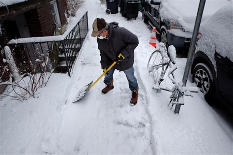 Miss Manners: Snow shoveling has created an awkward situation with my neighbors