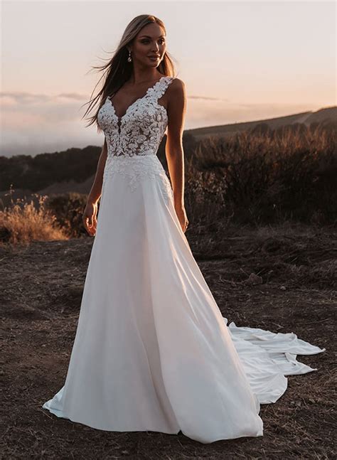 Missacc dress. At Missacc, we have our own wedding dress factory with a professional design team and a complete wedding dress production and manufacturing process. We provide our customers with a wide range of high-quality wedding dresses. Each of our wedding dresses bridesmaid dresses, mom dresses, evening dresses, and prom dresses will be … 