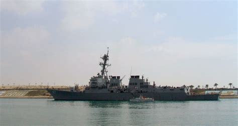 Missiles target US warship that responded to pirate attack