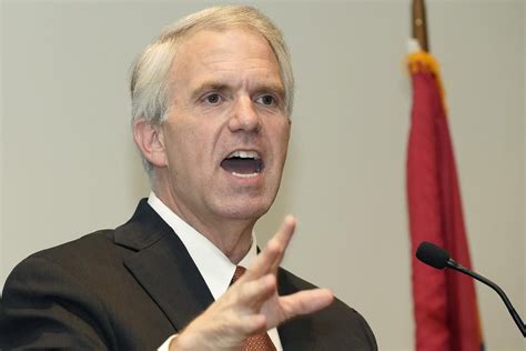 Mississippi GOP governor and Democratic challenger spar over crime, courts and trans care