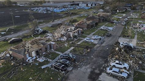 Mississippi tornado recovery tough for low-income residents