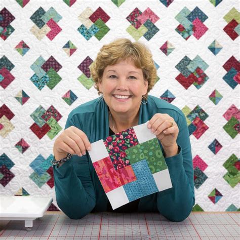 Make a 60 Degree Stars Quilt with Jenny Doan of Missouri Star Quilt