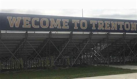 Misspelled  ‘wecome’ sign at Michigan school ‘won’t cost district one dollar’
