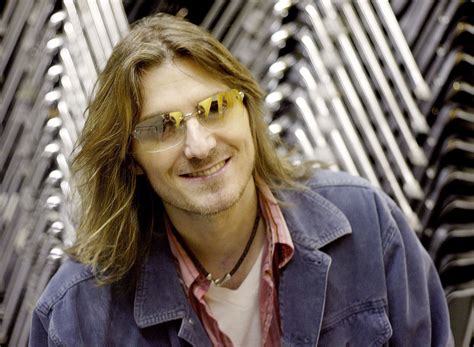 Mitch Hedberg, born on 24 February 1968, had a net worth of $4 million. He was a successful stand-up comedian who earned his net worth through his roles in films and television shows. He was best known for his short one-line jokes and was a regular guest on a number of cable shows, including MTV’s Comikaze.. 