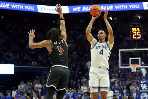 Mitchell scores 22 points to lead No. 16 Kentucky to a 96-88 overtime win over Saint Joseph’s