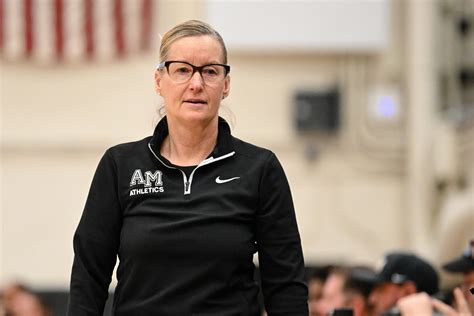 Mitty girls coach Sue Phillips makes Women’s Basketball Hall of Fame