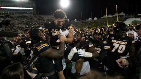 Mizzou moves up, KU replaced by K-State in latest AP poll