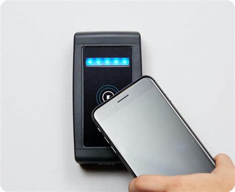 Mobile App and Secure Access Card Kisi Security