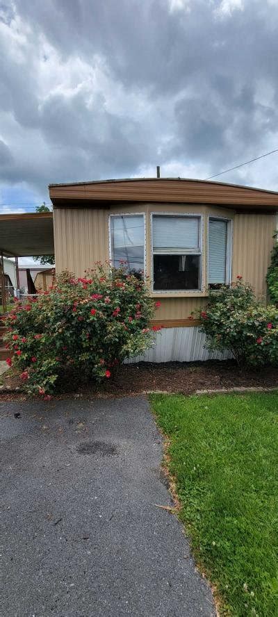 There are currently 39 new and used mobile homes listed on MHVillage for sale or rent in West Virginia. In the last few months, 58 of those West Virginia manufactured homes have been sold. With MHVillage, you can easily stay up to date with the latest mobile home listings in West Virginia.. 