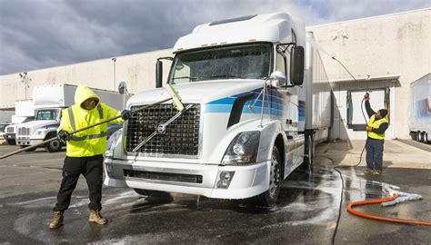 Mobile truck wash. Tranzwash specialize in Mobile Truck Wash for Rigid Trucks, Prime Movers, Trailer and Tankers, supporting owner operators to Large Fleets. 