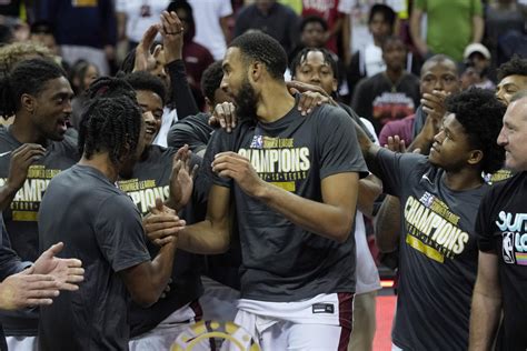 Mobley’s double-double leads Cavaliers to 99-78 win over Rockets for the Summer League title