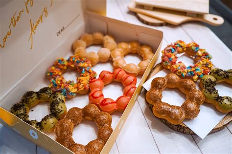 Mochi donuts, also known as poi mochi, are a fusion pastry cross