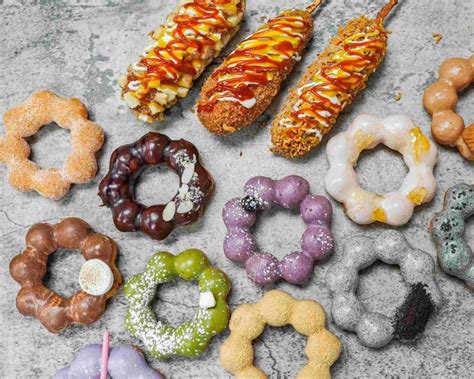 Mochi donuts philadelphia. Dunkin' Donuts is slimming down. The popular chain is dropping a dozen of its doughnut options in stores around the country By clicking 