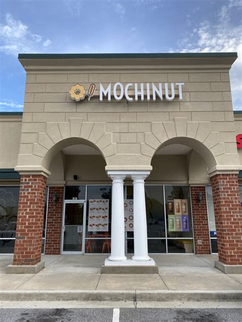 ATLANTA, GA, May 02, 2022 /24-7PressRelease/-- Mochinut, a popular California-based mochi donut chain, has signed a lease at Mall Corners Shopping Center in Duluth, Ga., marking its third metro Atlanta location.Daniel Yi, Vice President for Ackerman Retail, represented Mochinut in the lease signing and is assisting the chain in its site selection …. 