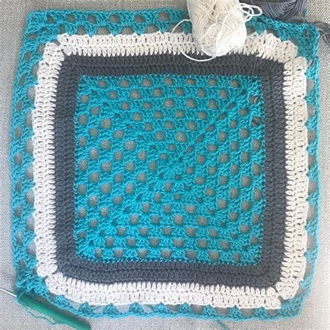 Mod Granny Square Beach Bag - SeeLoveShare