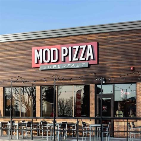 Mod pizza franchise. For MOD Pizza, the appointment marks a new phase of franchise growth, chief executive Scott Svenson said in a statement. ... The company’s first franchise location also opened this year in ... 