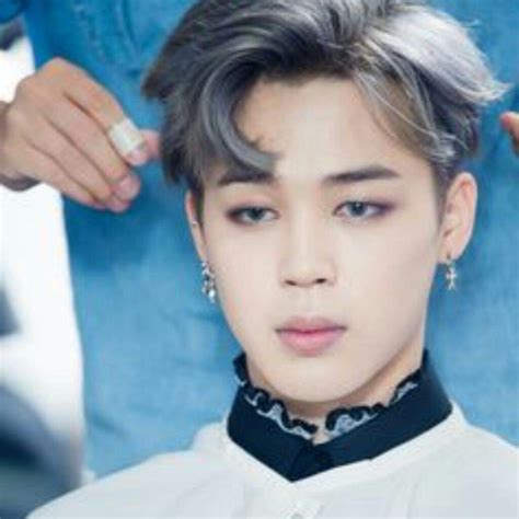 Model Rambut Jimin: Gaya Jimin BTS dengan Rambut Pendek yang Bikin Kelihatan Imut image 1