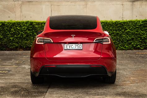 Model y rwd. Tesla has drastically downgraded the Model Y’s audio system from 13 to 7 speakers and seemingly getting rid of the subwoofer. Fortunately, it’s only for the base version. Over the years, Tesla ... 