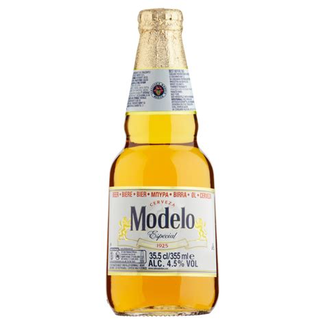 Kristian Taylor is drinking a Modelo Especial by Grupo Modelo 