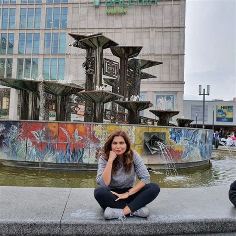 Moderation and scene-setting: Ms Afrooz