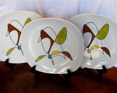 Modern Dinnerware by Metlox Poppytrail Free Form Pattern