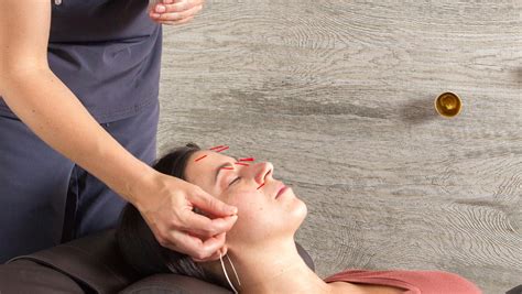 Modern acupuncture. Modern Acupuncture, which was founded in 2016 and began franchising that same year, strives to offer exceptional, affordable acupuncture care in high-traffic retail shopping centers through a spa ... 