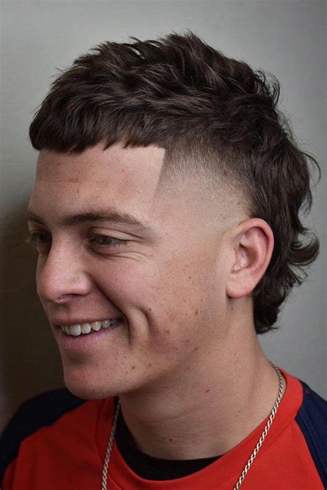 Modern mullet fades. Check out these 40 modern and cool mullet haircuts for short, long and curly hair. Mullet haircuts are back, if they ever really left. Check out these 40 modern and cool mullet haircuts for short, long and curly hair. Pinterest. ... Mullet Fade. Was sind Curtain Bangs? In Ihrem Leben haben Sie bestimmt einige Beauty Fehlern gemacht, die am Ende ... 