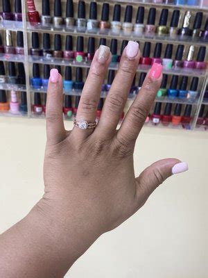 Signature Nails & Spa, Florence, South
