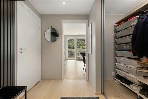 Moderni plakari za hodnik.  Na&scaron;i ugradni plakari sa kliznim vratima se prave po �...