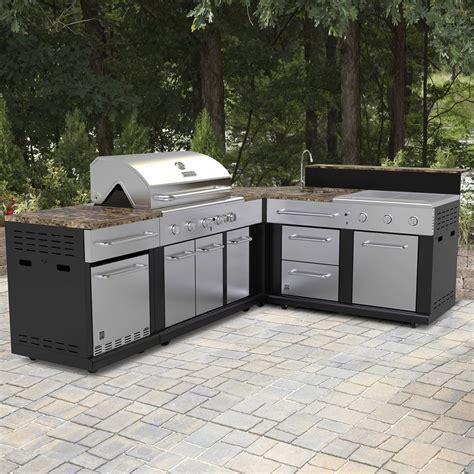 Modular outdoor kitchens. These modular outdoor kitchen sets offer plenty of workspace and storage. Choose from several configurations to fit your space and the way you entertain. 