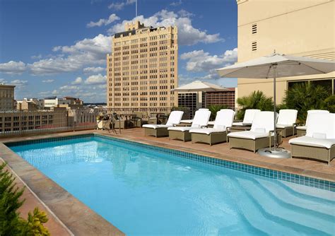 Mokara hotel and spa. The 99-toom Mokara Hotel & Spa, an Omni Hotel, is a retreat on San Antonio’s famous River Walk with luxurious accommodations, first-class amenities and all the creature comforts a guest could want — including a rooftop pool, amazing fitness center and spa. 