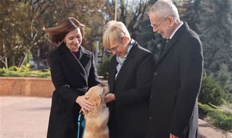 Moldova’s First Dog bites Austrian president