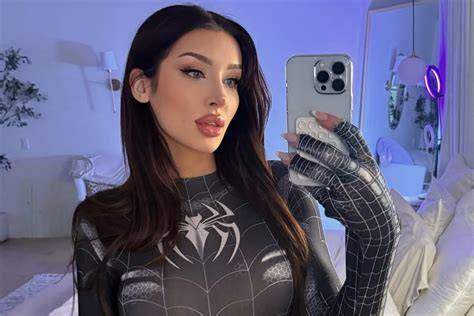 Molly Eskam Onlyfan