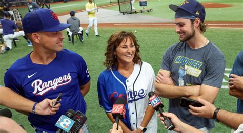 Mom of Nathaniel and Josh Lowe battling cancer, won’t attend Rangers-Rays playoff series