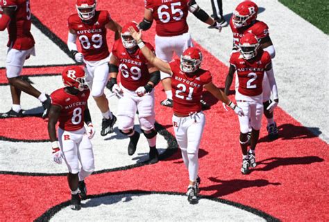 Monangai runs for 163 yards and a TD in Rutgers’ 31-24 win over Miami in the Pinstripe Bowl