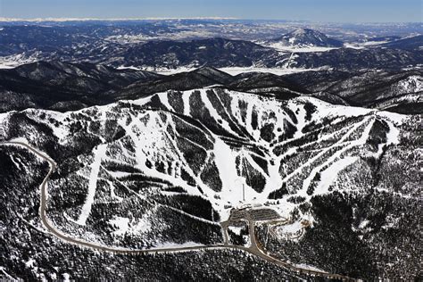 Monarch ski resort. We are proud to announce the opening of the new facility at the top of Monarch Pass. Monarch Mountain at the Crest will offer an updated and modern retail outlet along with an excellent food and beverage experience on top of the Continental Divide. This facility will also provide a safe haven and stopping point … 