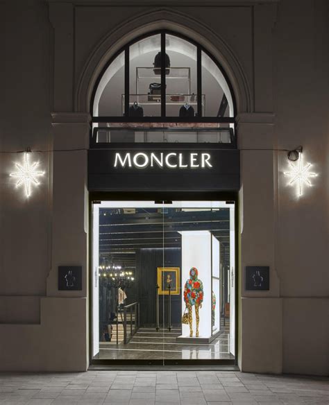 Moncler - Boutique in Staré Město