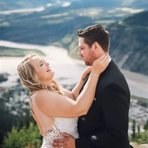 Jan 26, 2019 · The Beets family gathers in Dawson City to celebrate Monica's marriage!Stream Full Episodes of Gold Rush:https://www.discovery.com/tv-shows/gold-rush/Subscri... . 