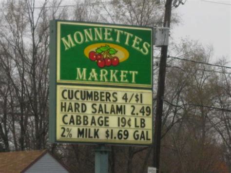 This page provides details on Monnette's Market, located at 5717 Secor Rd, Toledo, OH 43623, USA.. 