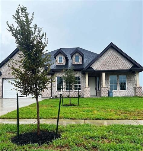 Mont belvieu homes for sale. 4-Bedroom Homes for Sale in Mont Belvieu, TX / 25. $465,000 4 Beds; 3 Baths; 2,640 Sq Ft; 13506 Red Bloom Cir, Mont Belvieu, TX 77535. Welcome to this stunning two-story residence nestled on an oversized lot, offering a perfect blend of space and comfort. Boasting four bedrooms and three Full baths, this meticulously designed home is sure to ... 