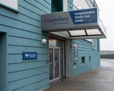 With ample experience to patients with high-acuity illnesses and both common and uncommon diagnoses, our residents are well-prepared for whatever careers they may choose in general or subspecialty pediatrics. See why so many applicants choose Montefiore-Einstein.. 