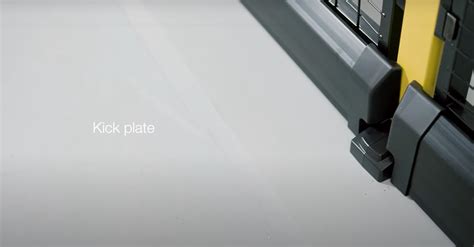 Montering golvlist badrum